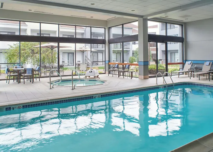 Courtyard By Marriott Detroit Troy
