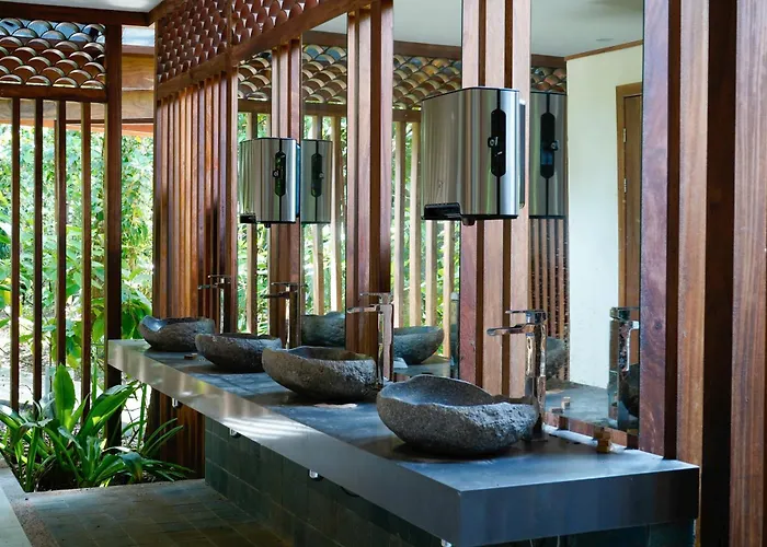 Pachira Lodge