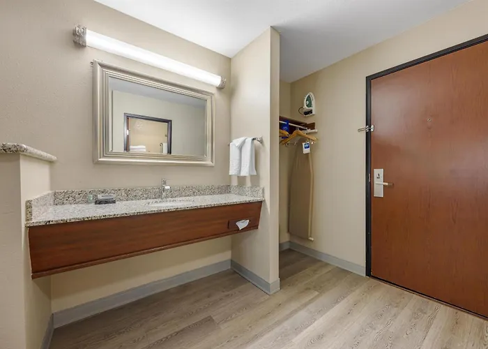 Best Western Wilsonville Inn & Suites