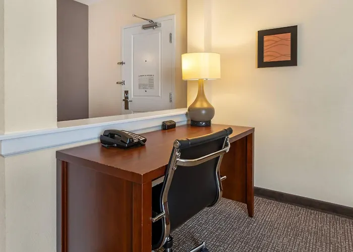 Comfort Suites Woodland - Sacramento Airport