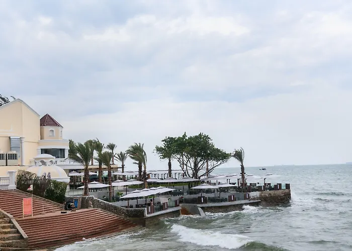 Marine Hotel & Apartment