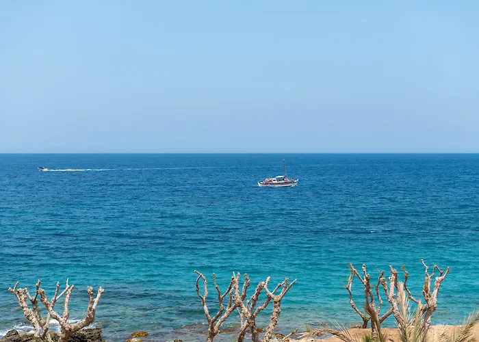 Maritimo Beach Hotel