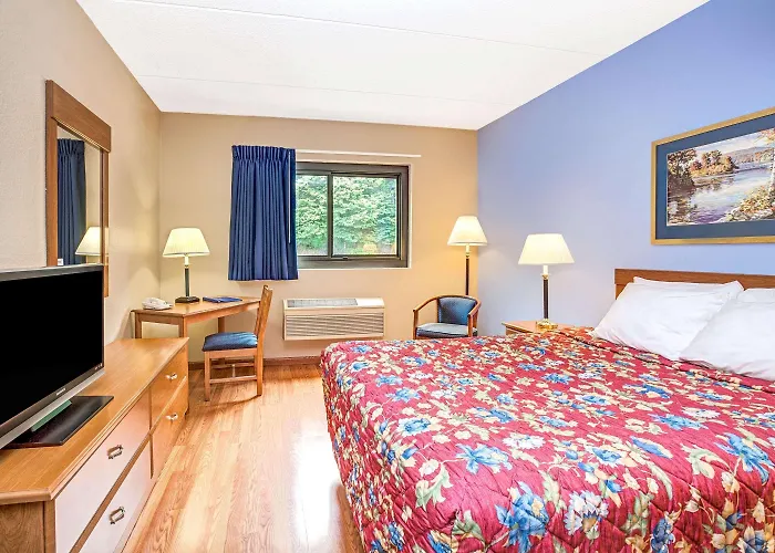 Super 8 By Wyndham Mahwah