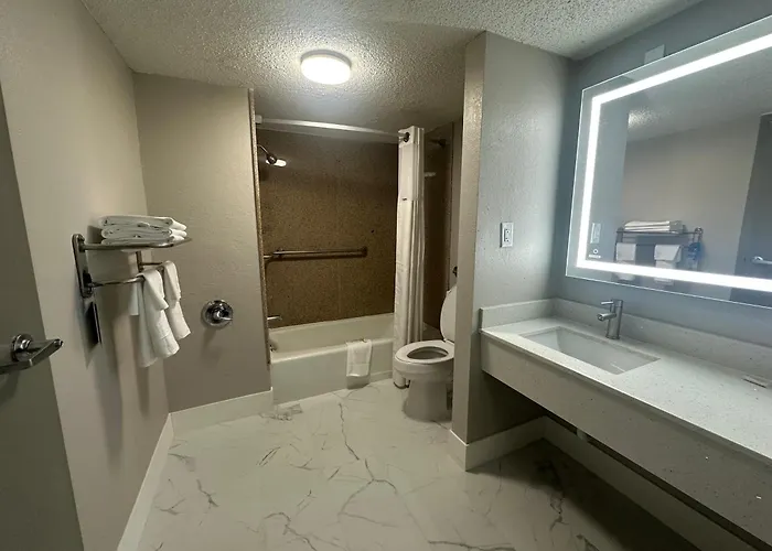 Days Inn By Wyndham Fort Myers