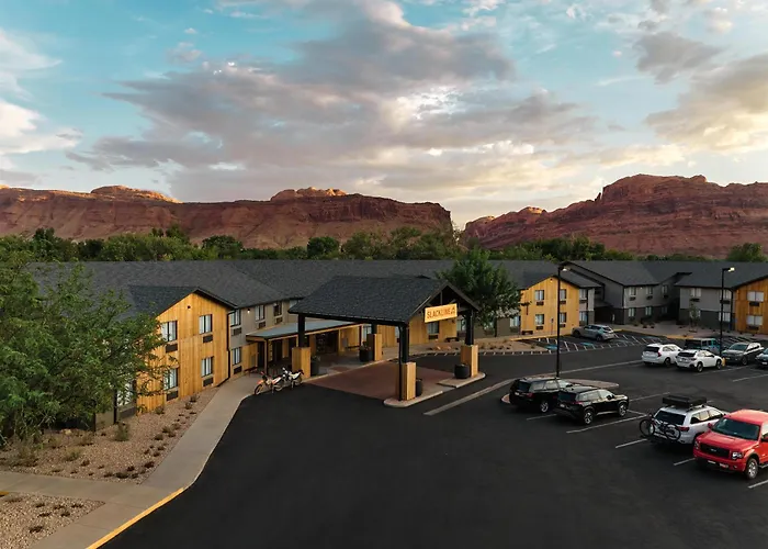 Slackline Moab, Outset Collection By Hilton