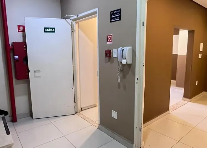 Hotel Salomão - Próximo a 25 de Março, Bom Retiro, Brás e Rua Santa Efigênia, a 2 minutos do Mirante Sampa Sky e pista de Skate Anhangabaú