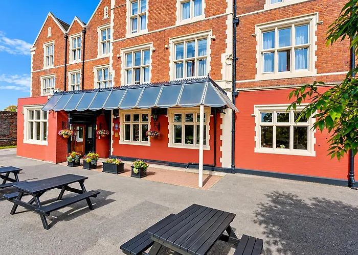 Belvilla Crewe Arms Hotel