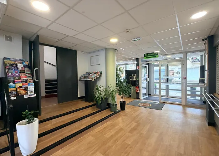B&B Hotel Nimes Centre Arenes