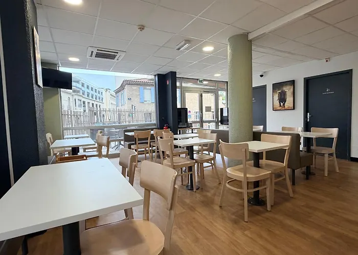 B&B Hotel Nimes Centre Arenes