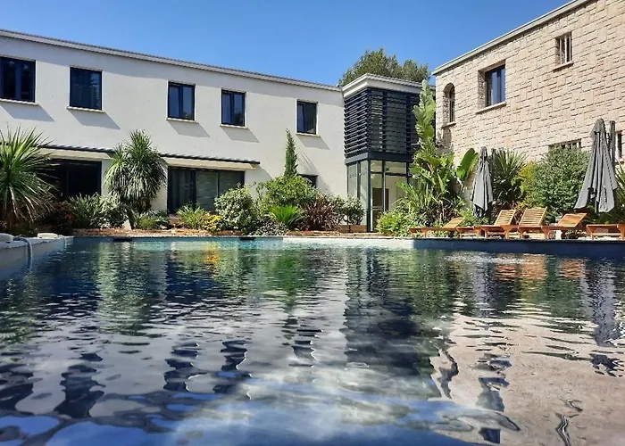 Hpc Suites - Cassis Centre - Parking Securise Et Piscine Chauffee