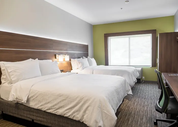 Holiday Inn Express & Suites - Lake Forest By Ihg