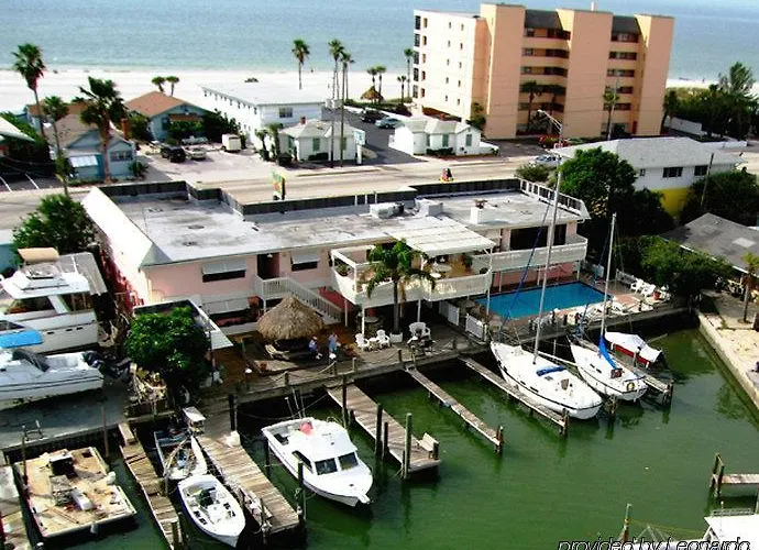 Snug Harbor Inn Waterfront Ban