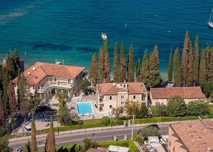 Hotel Baia Dei Pini