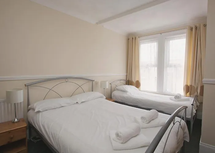 All Seasons Lodge Hotel