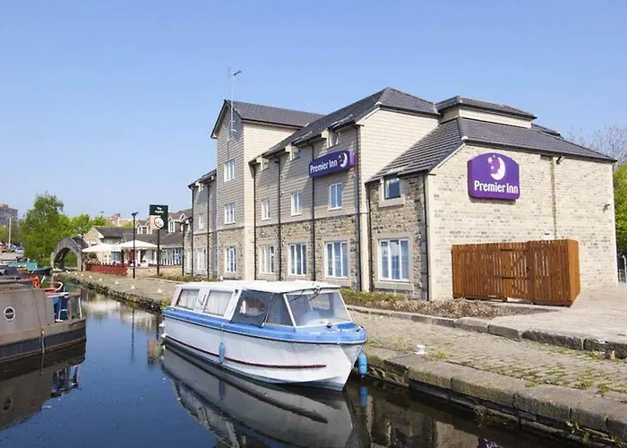 Premier Inn Huddersfield Central