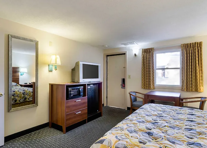 Econo Lodge West Springfield