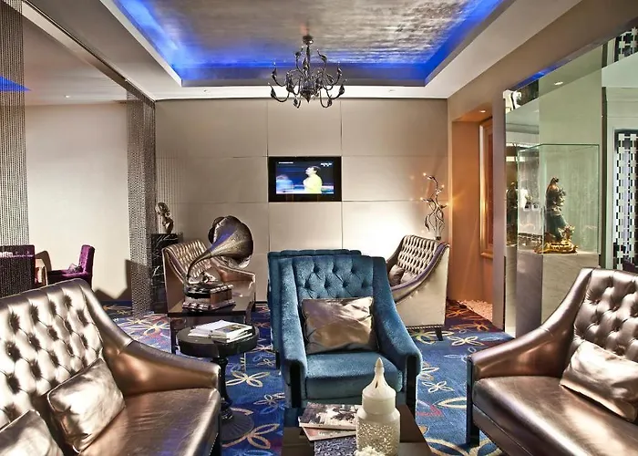 Onehome Yalong International Hotel