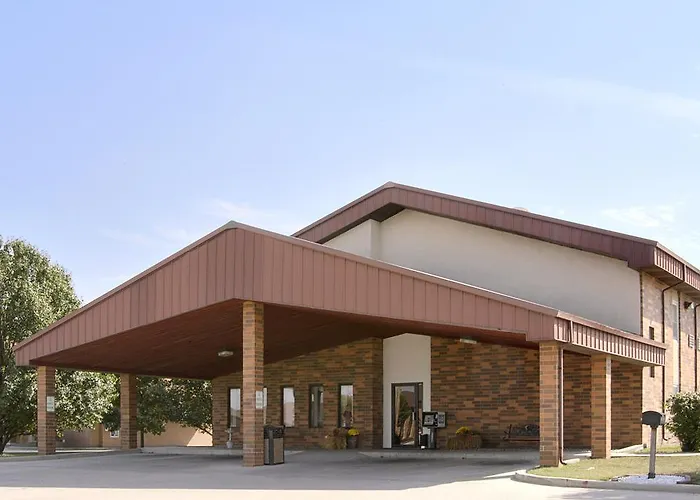 Super 8 By Wyndham Tuscola