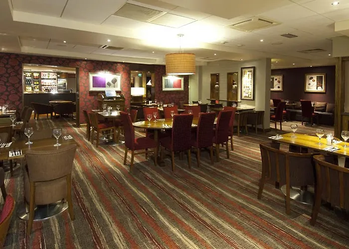 Premier Inn London Heathrow Airport T2 & T3 - Bath Road