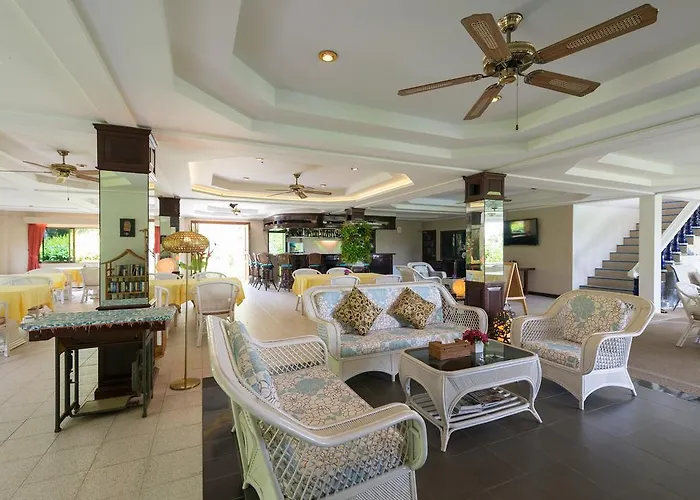 Pen Villa Hotel, Surin Beach - SHA Extra Plus