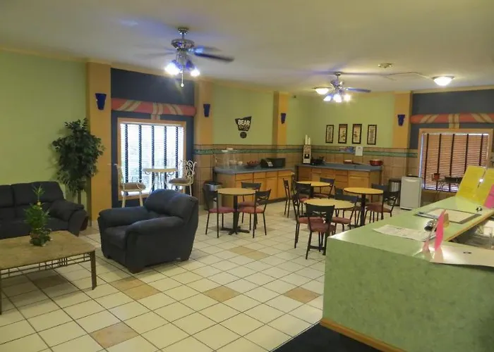 Super 8 By Wyndham Des Moines