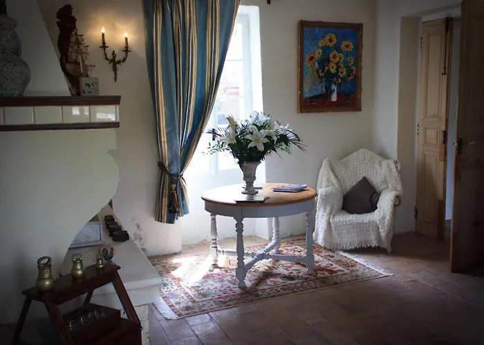 Les Carmes And Spa