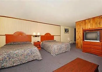 Econo Lodge Inn & Suites Rutland East - Killington