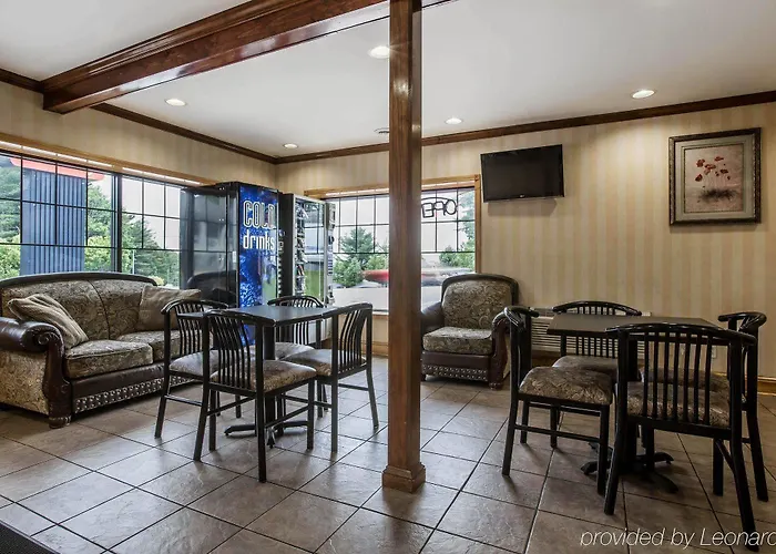 Econo Lodge Glens Falls