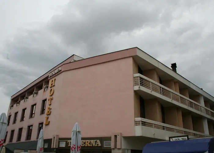 Hotel Dinara