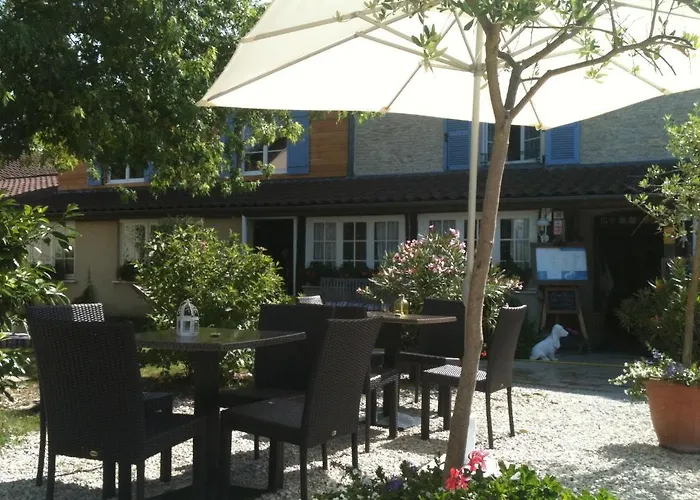 Logis Hotel Restaurant La Grange Du Relais
