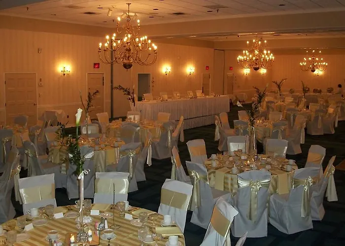 Ramada By Wyndham Greensburg Hotel & Conference Center