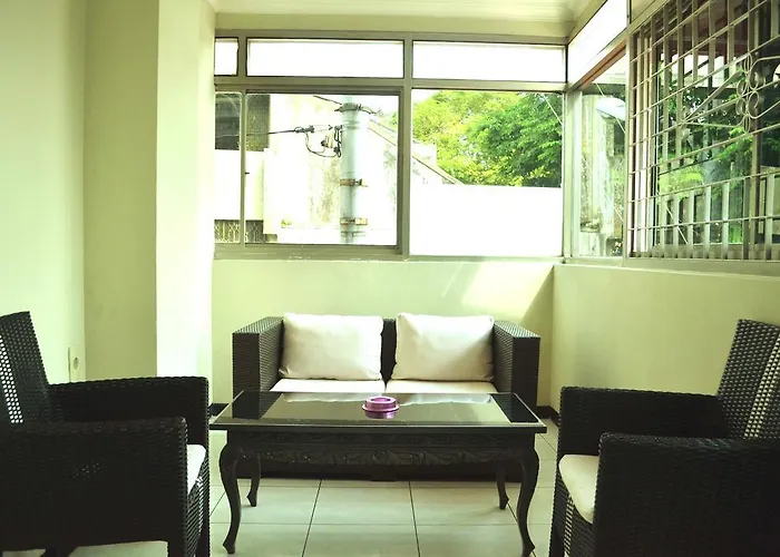 Hotel Sumber Waras
