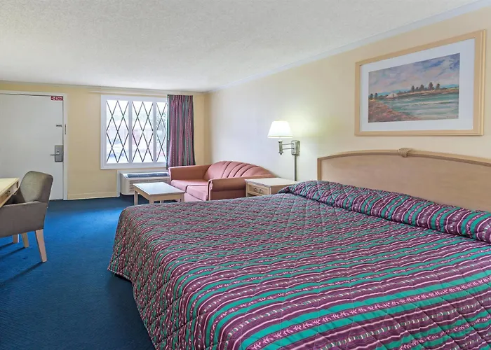Knights Inn Norcross