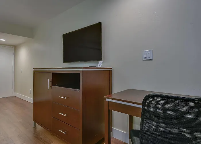 Vagabond Inn Executive Bakersfield Downtowner