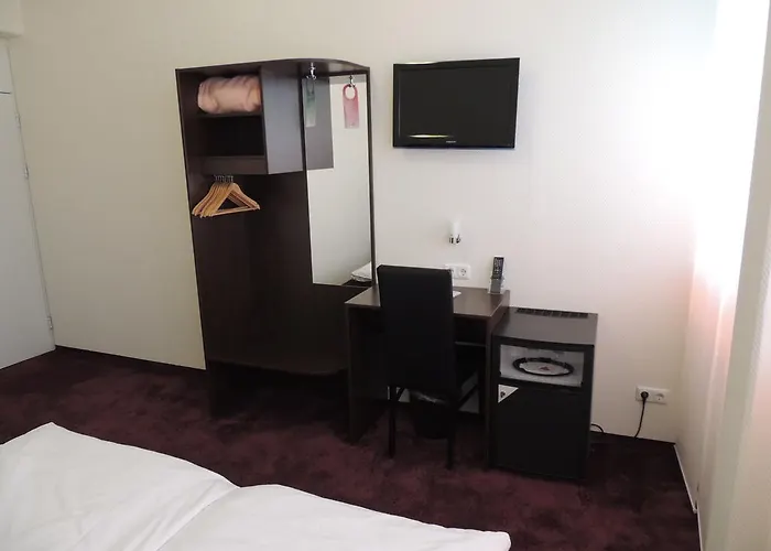 Aaa Budget Hotel Colonia