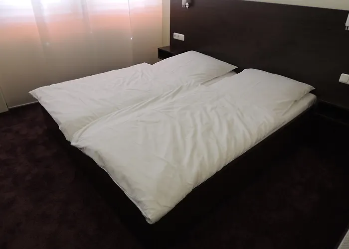 Aaa Budget Hotel Colonia