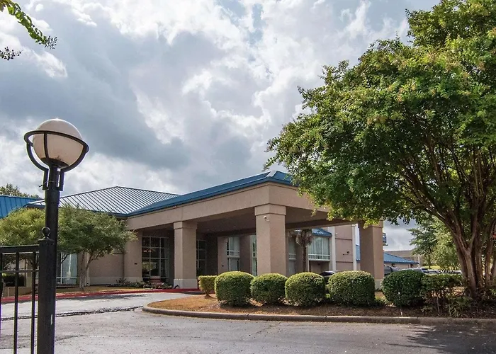 Economy Inn & Suites
