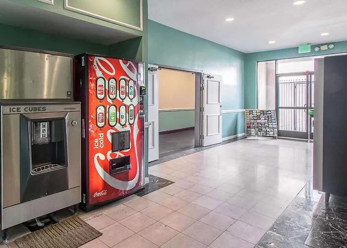 San Bernandino Inn & Suites
