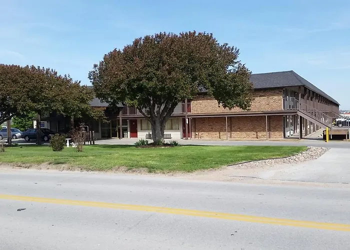 Home-Towne Lodge Omaha