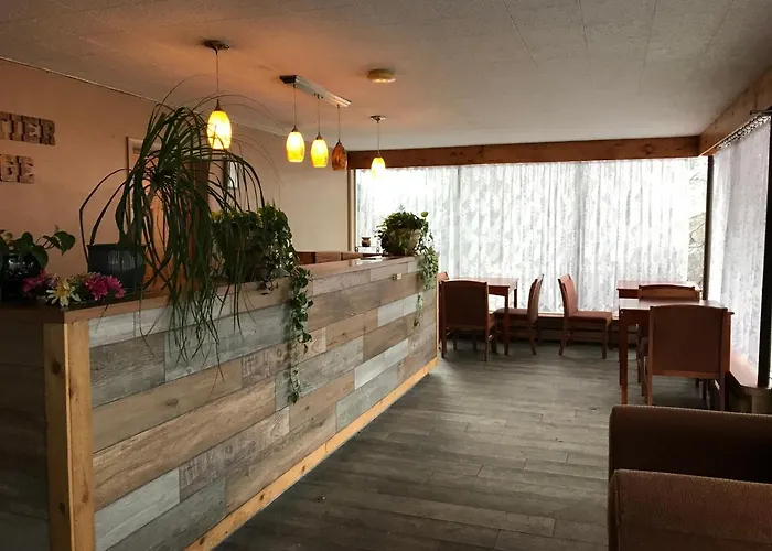 Frontier Lodge