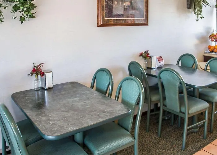 Rodeway Inn & Suites Roseburg