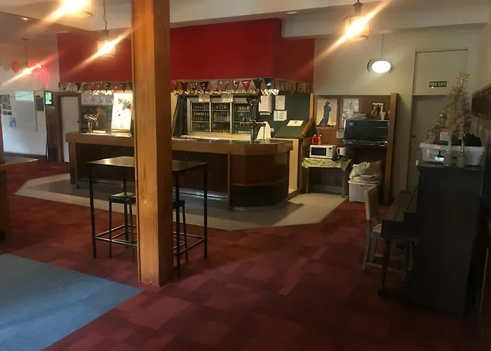 Te Puia Hot Springs Hotel