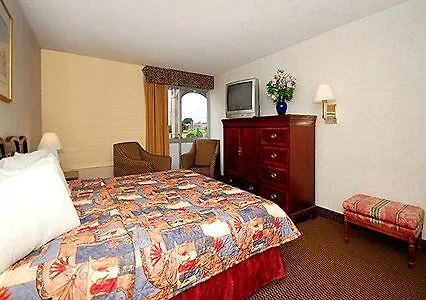 Econo Lodge Chicopee