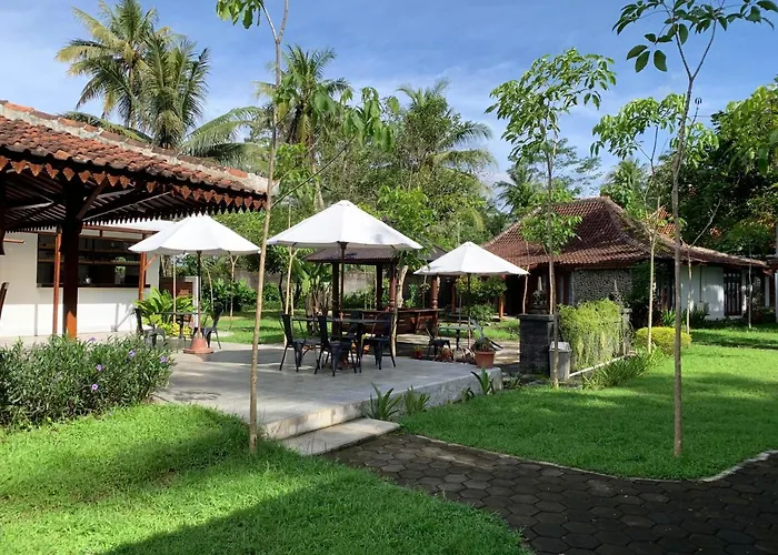 The Nalaya Hotel & Resto