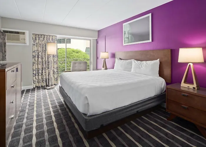 Americana Hotel