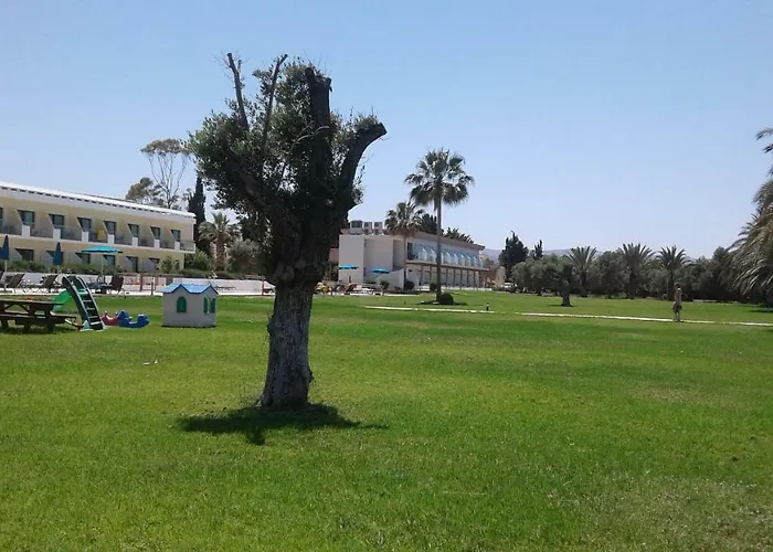 Natura Beach Hotel And Villas