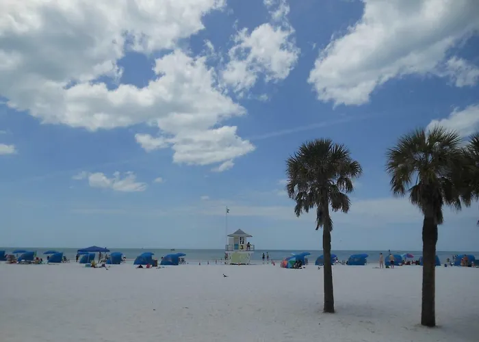 Express Inn & Suites - 5 Miles From St Petersburg Clearwater Airport