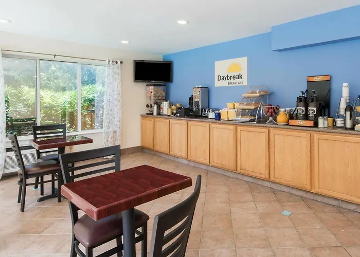 Days Inn & Suites By Wyndham Groton Near The Casinos