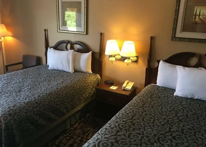 Days Inn By Wyndham Picayune