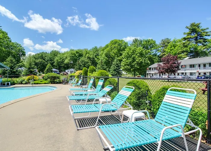 The Holiday House Condominiums